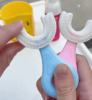 Toothbrush cleaning demonstration